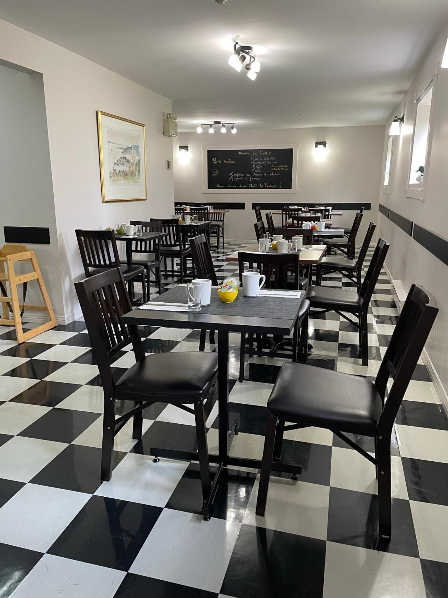 Hotel Le Pionnier Tadoussac Luaran gambar