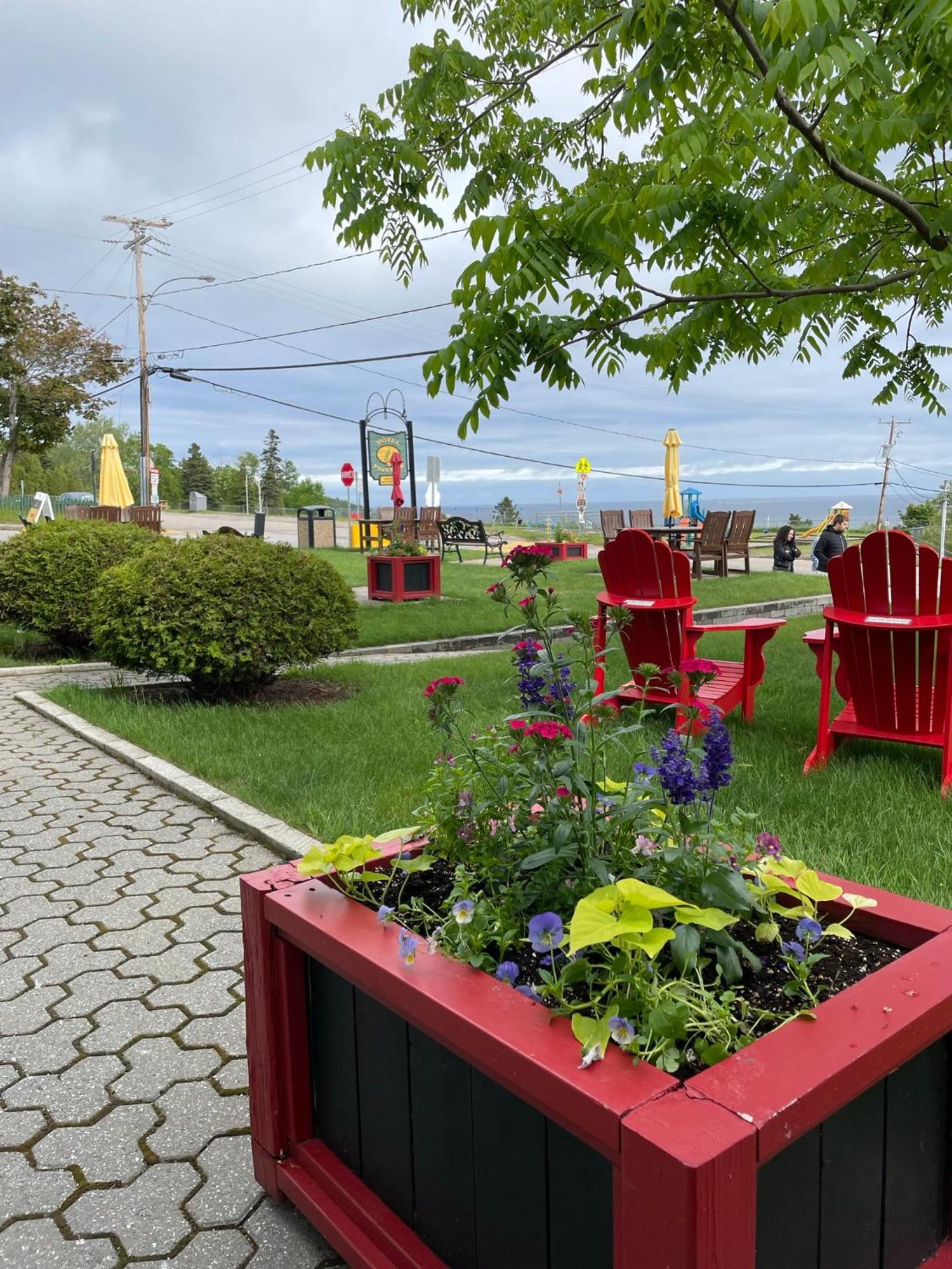 Hotel Le Pionnier Tadoussac Luaran gambar