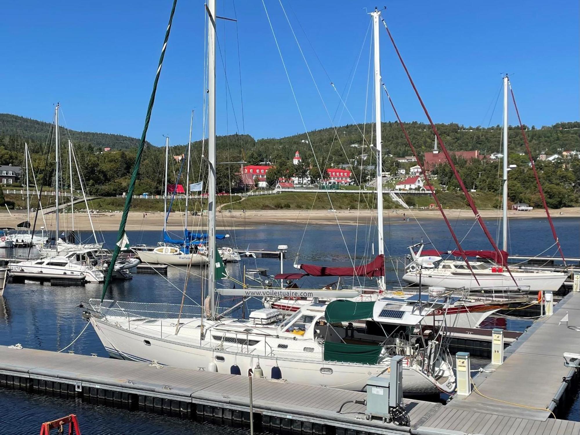 Hotel Le Pionnier Tadoussac Luaran gambar