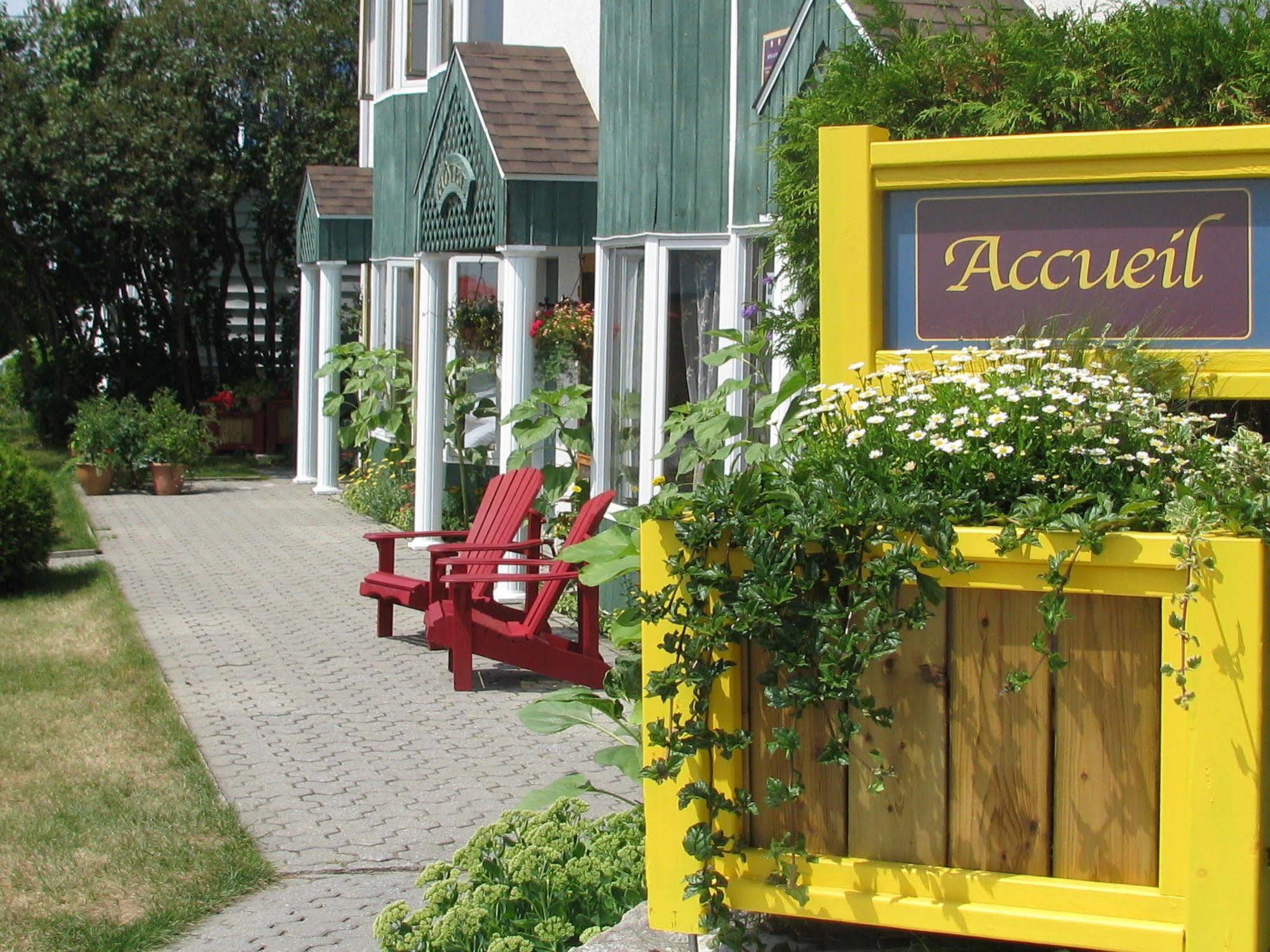 Hotel Le Pionnier Tadoussac Luaran gambar