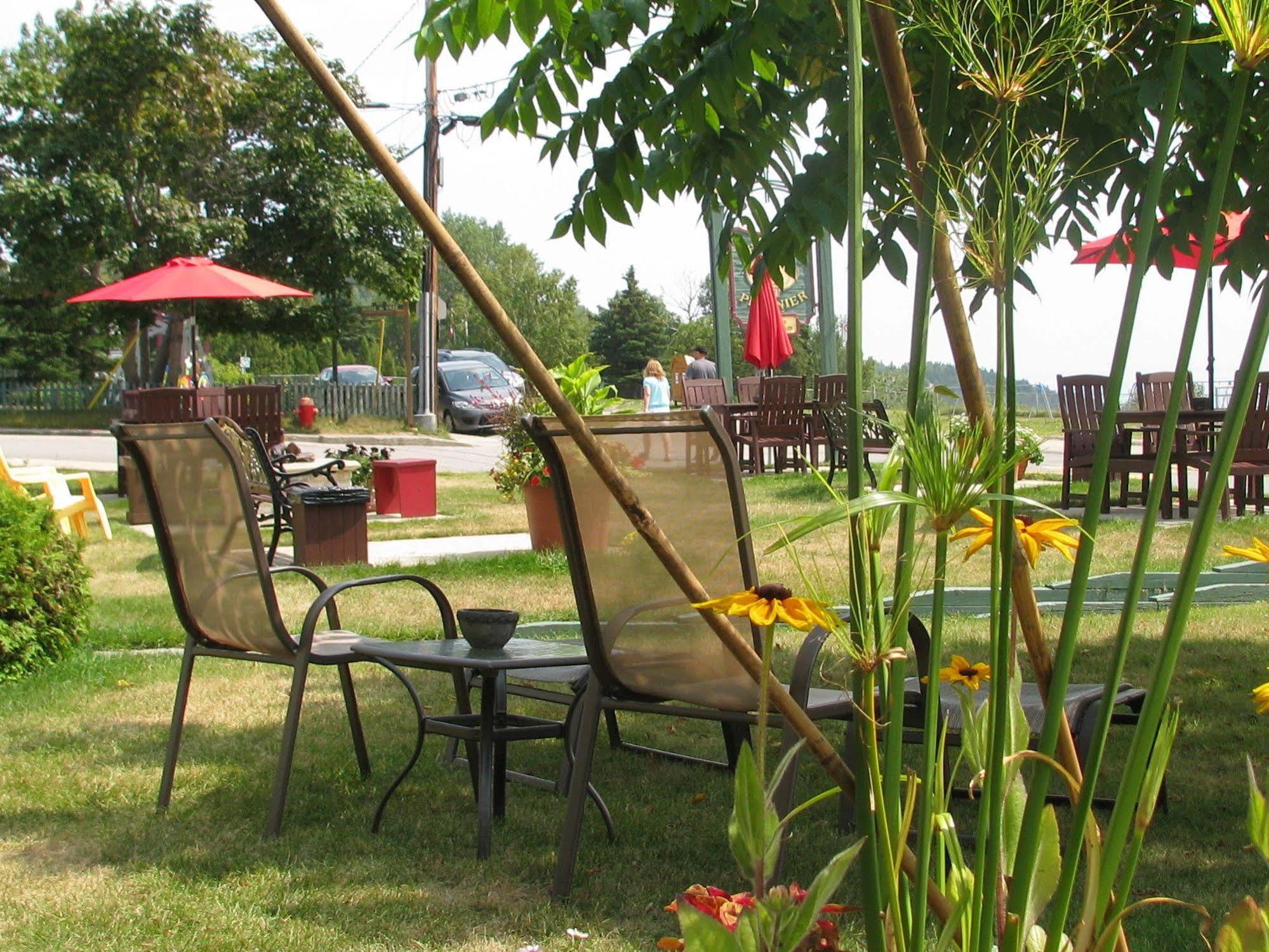 Hotel Le Pionnier Tadoussac Luaran gambar