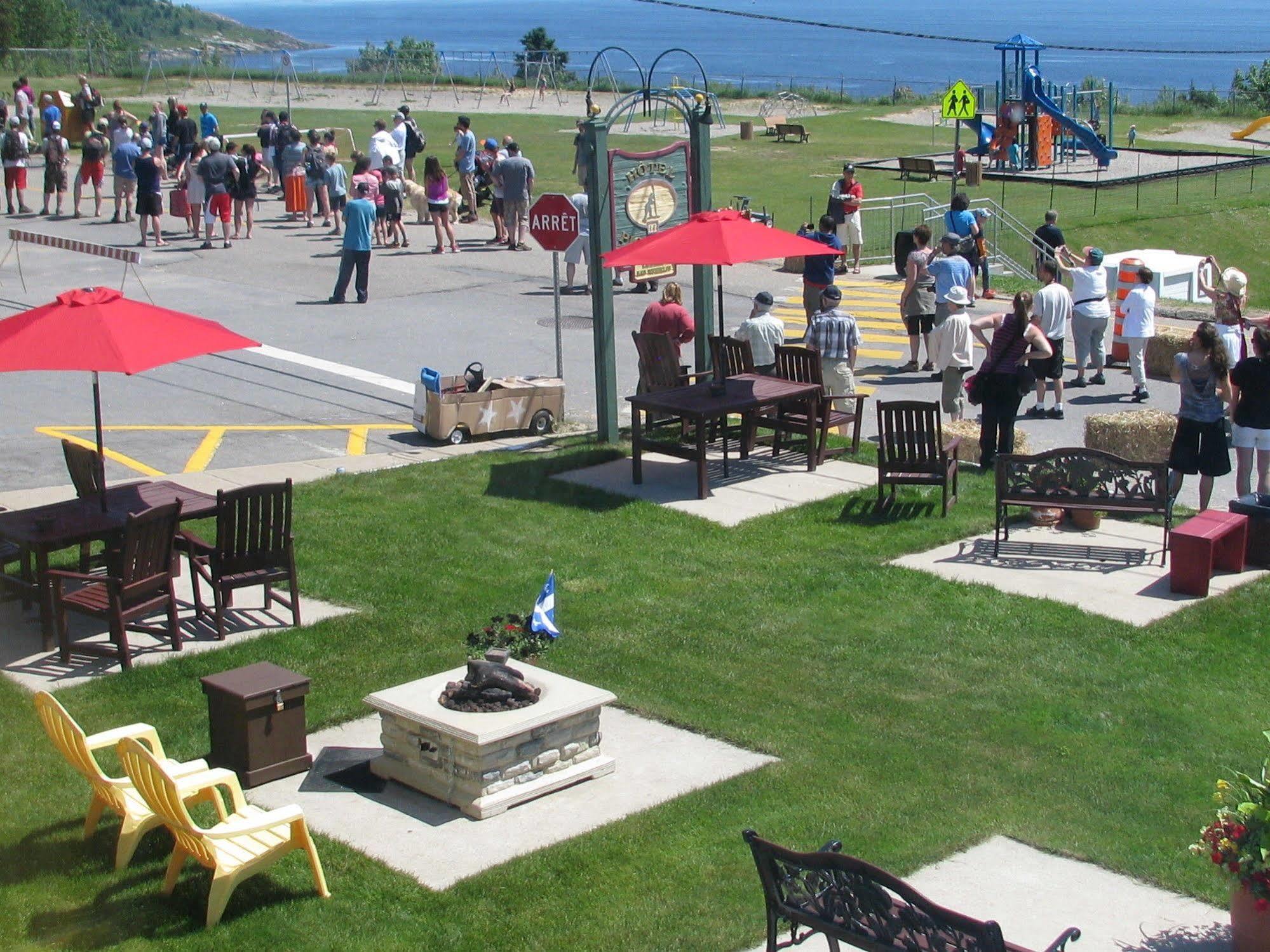 Hotel Le Pionnier Tadoussac Luaran gambar