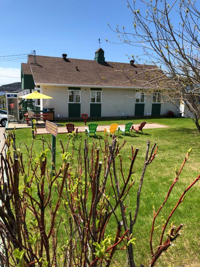 Hotel Le Pionnier Tadoussac Luaran gambar